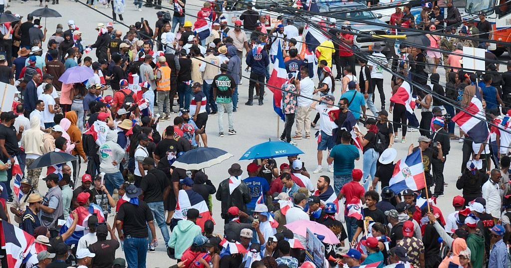 Dominicans protest government’s plan to regularize Haitian immigrants | Africanews